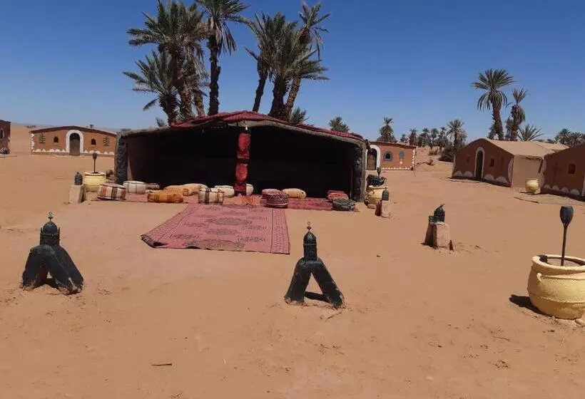 Aamiaismajoitus (B&B) Camp Mhamid Sahara Tours
