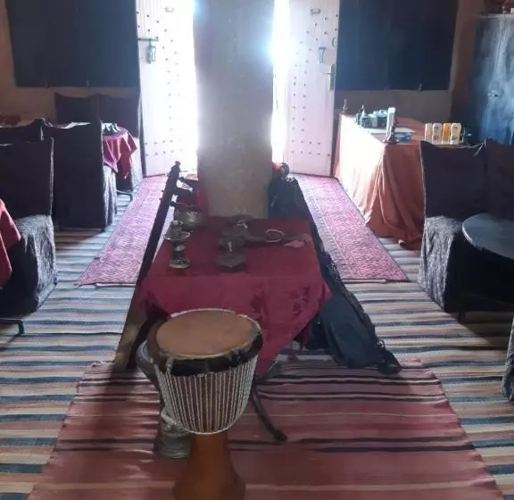 Aamiaismajoitus (B&B) Camp Mhamid Sahara Tours