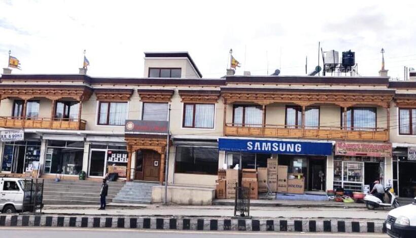 Hotell The Holiday Home