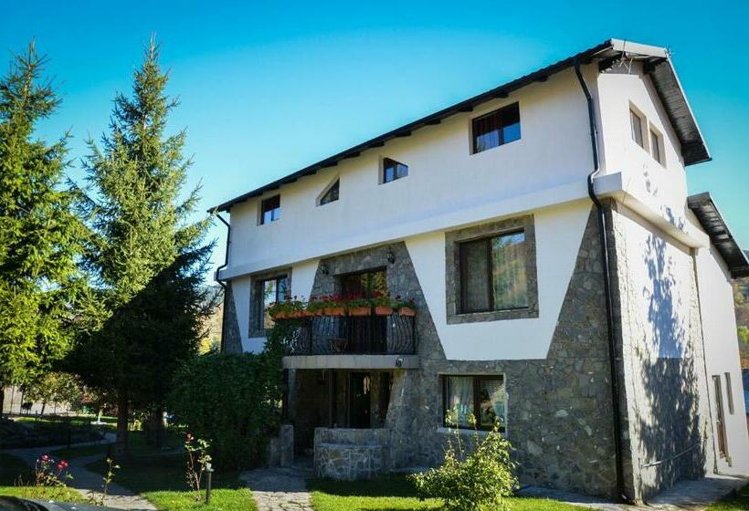 膳宿费 Vila Karina