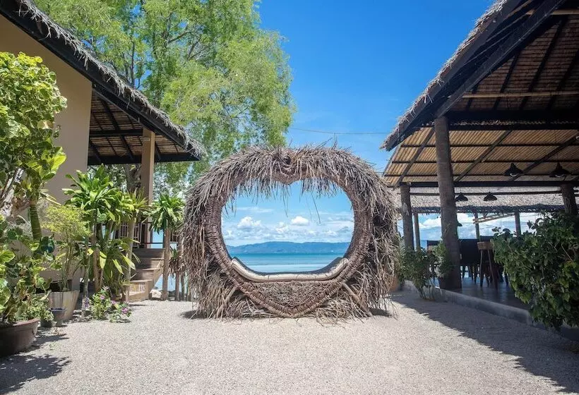 Hotelli Absolute Beachfront Villas