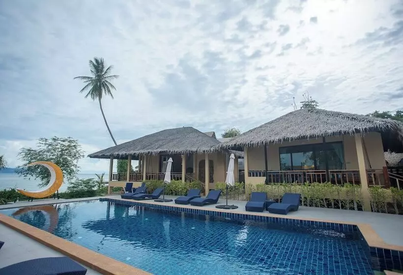 Hotelli Absolute Beachfront Villas