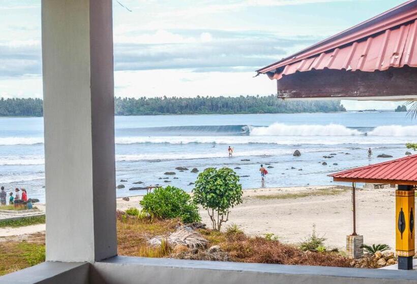 פנסיון Nias Surf Stay