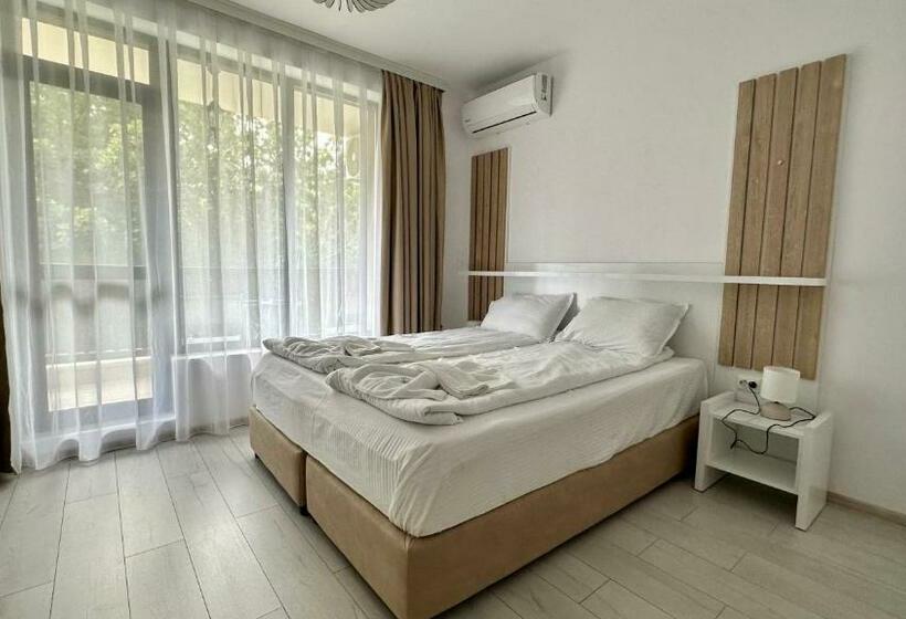 The Green Paradise Apartments