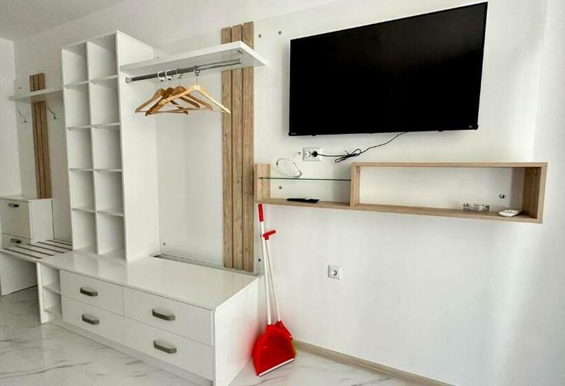 The Green Paradise Apartments