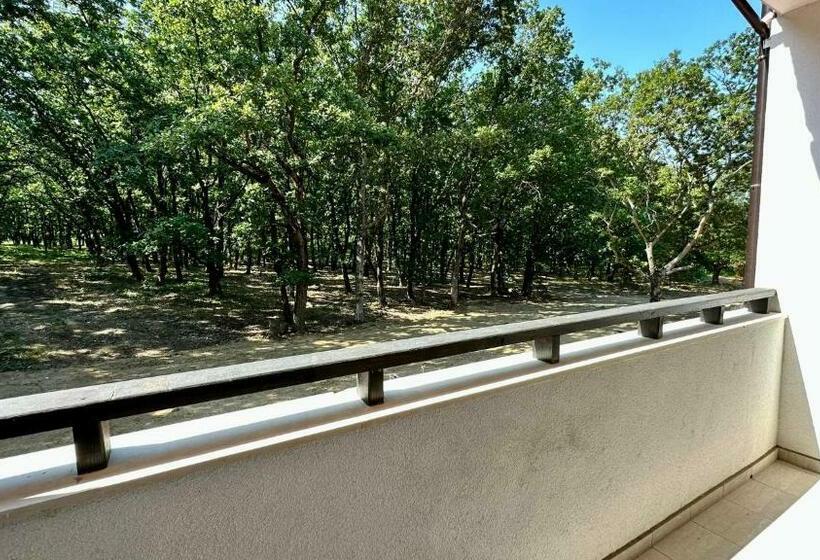 The Green Paradise Apartments