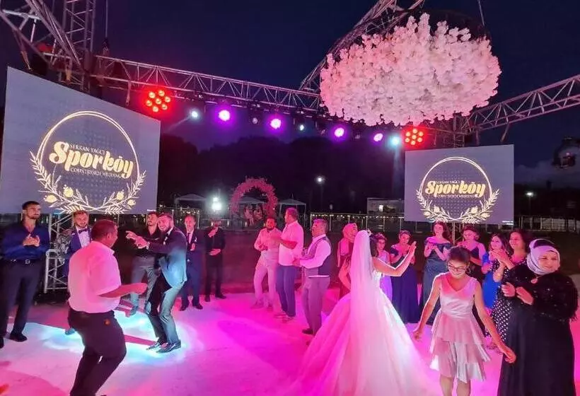 Sporköy Hotel & Beach Club