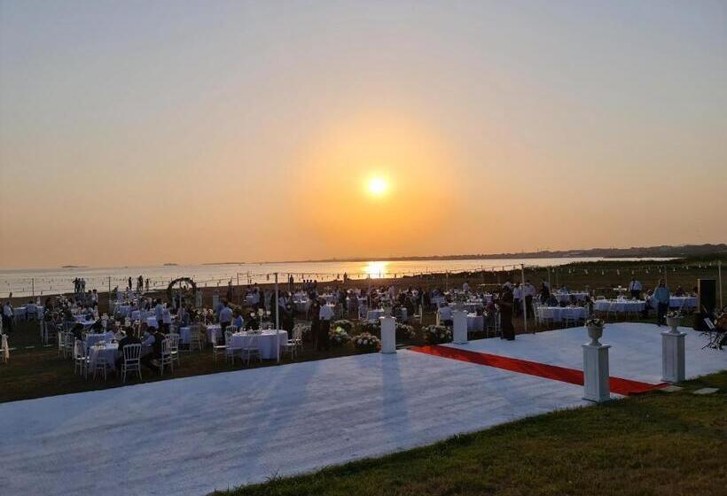 Sporköy Hotel & Beach Club