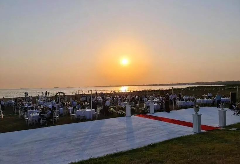 Sporköy Hotel & Beach Club