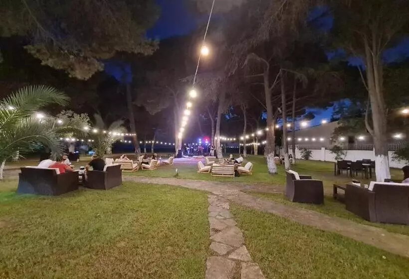 Sporköy Hotel & Beach Club