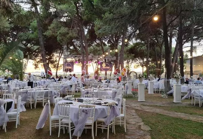 Sporköy Hotel & Beach Club