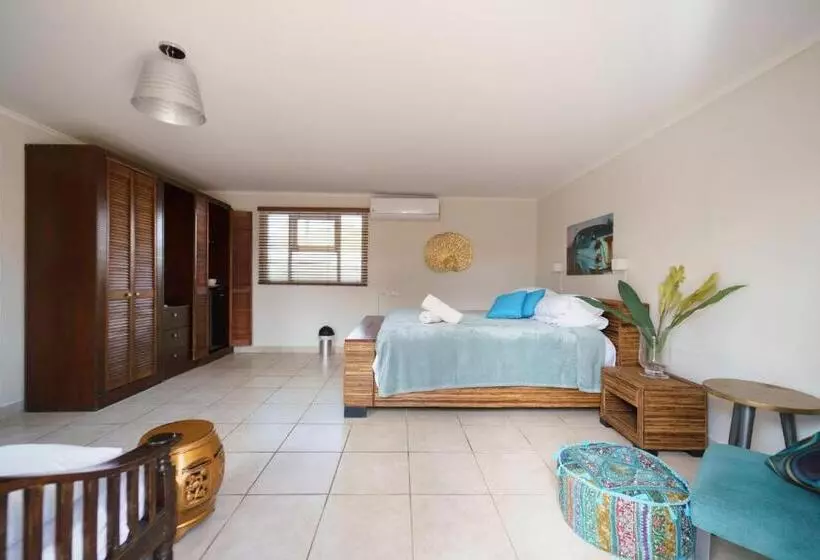 تختخواب و صبحانه Arubiana Inn