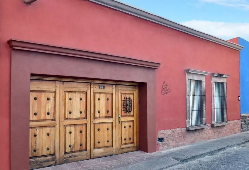 مبيت وإفطار Casa Catalina