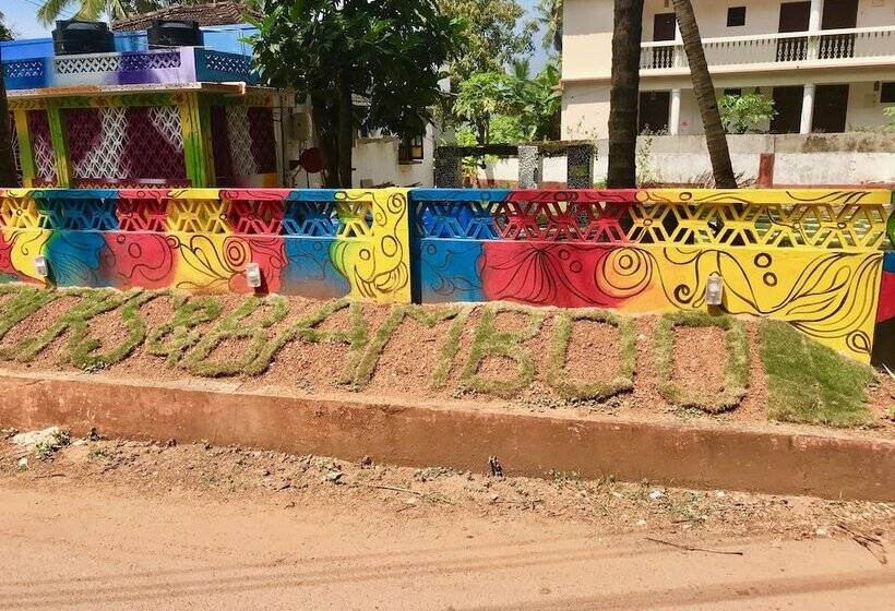 Bricks And Bamboo Hostel