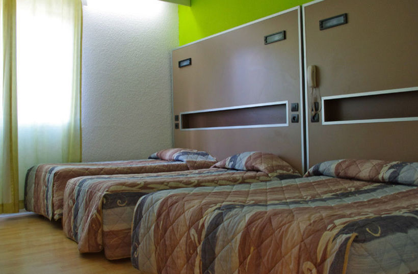 בית מלון כפרי Contact  Belalp