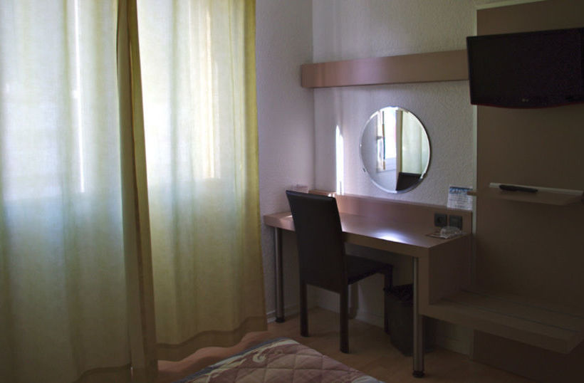 בית מלון כפרי Contact  Belalp