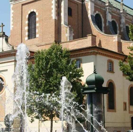 Brit Hotel Confort Montauban