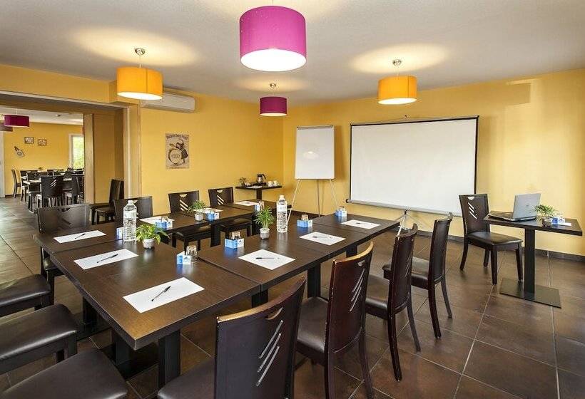 Brit Hotel Confort Montauban