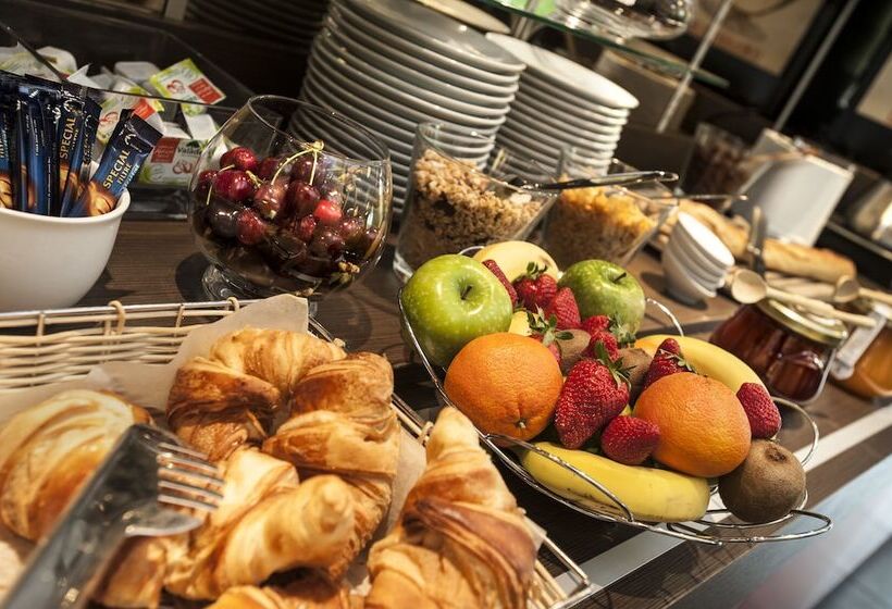 Brit Hotel Confort Montauban