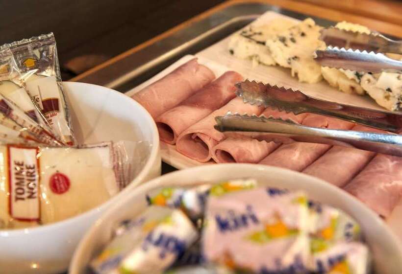 Brit Hotel Confort Montauban