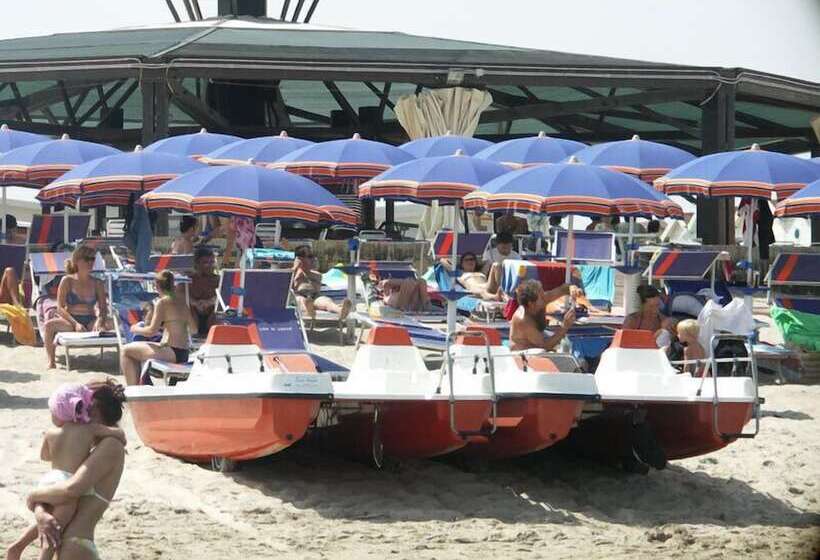 בית מלון כפרי Camping Village Li Nibari