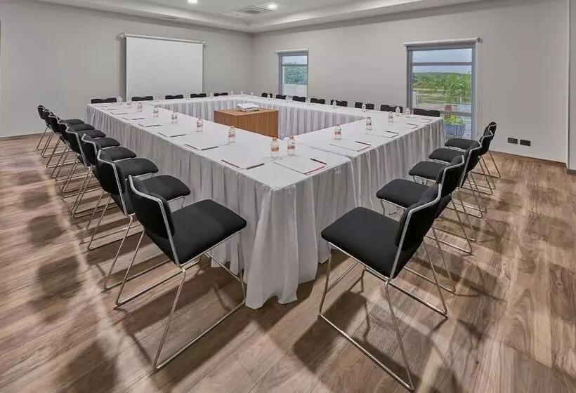 Hotell City Express Suites By Marriott Cabo San Lucas