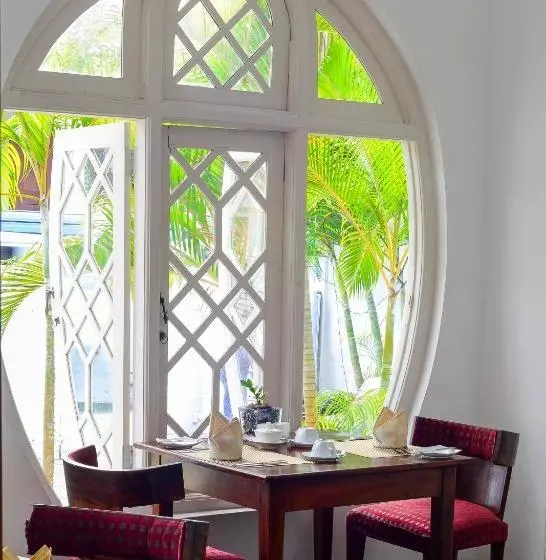 Szálloda Deco On 44