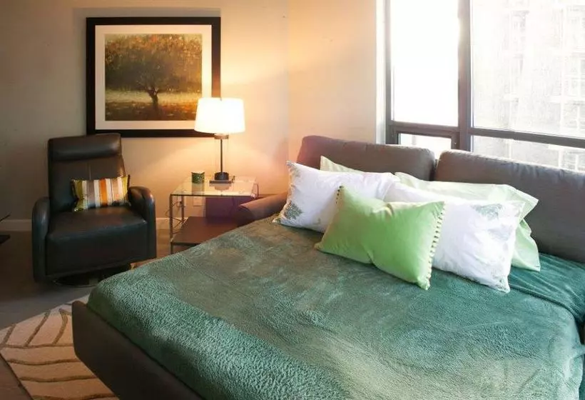 בית מלון כפרי Executive Suites By Roseman - Keynote Towers