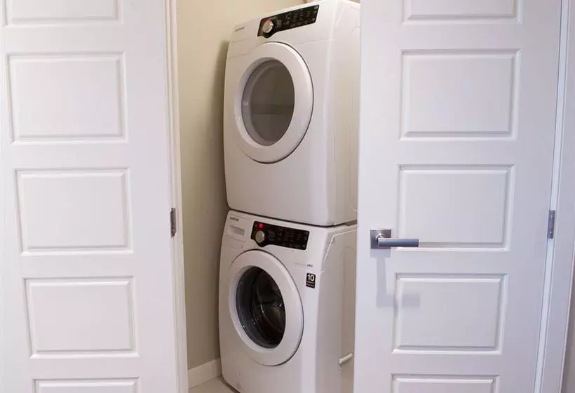 בית מלון כפרי Executive Suites By Roseman - Keynote Towers