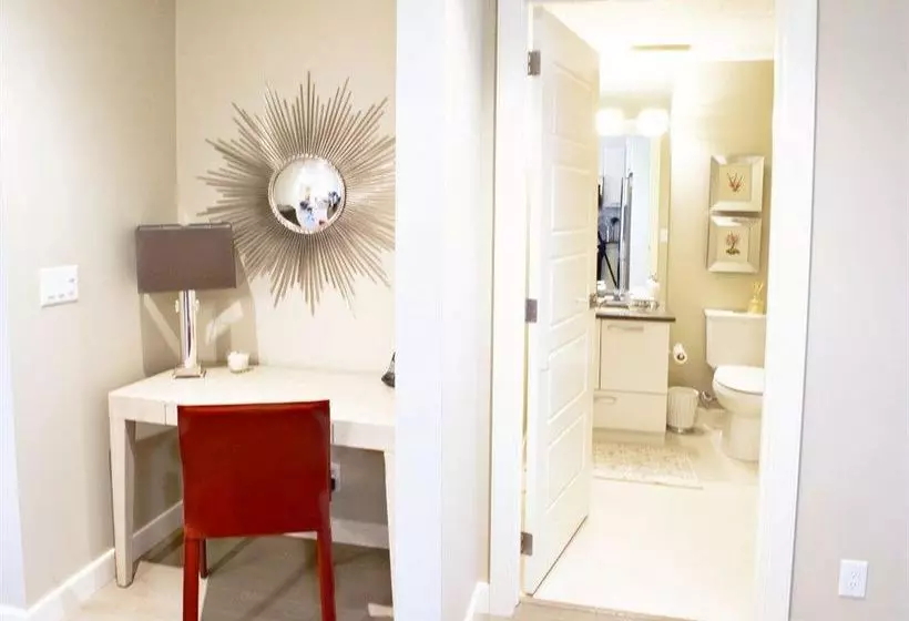 בית מלון כפרי Executive Suites By Roseman - Keynote Towers