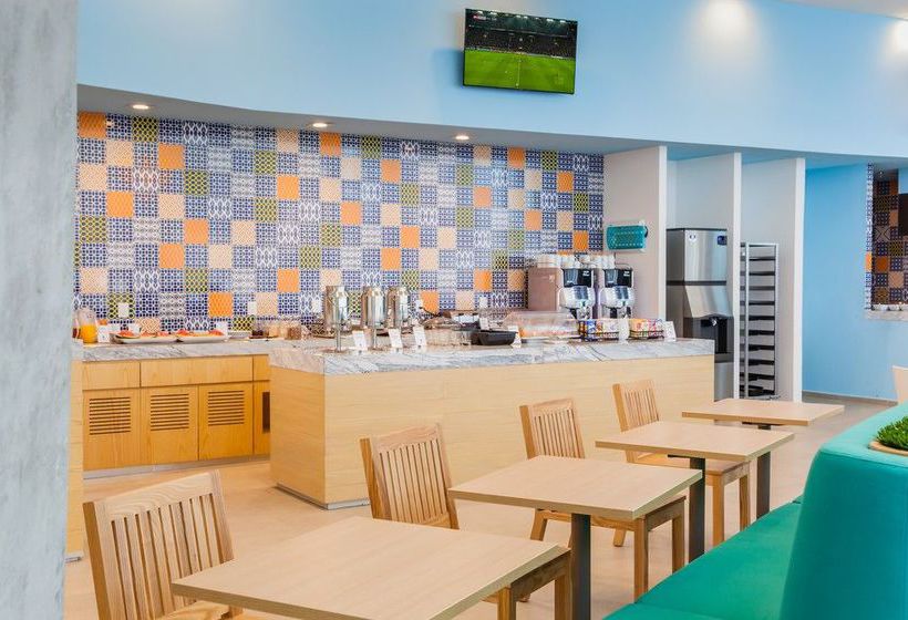 酒店 Fiesta Inn Loft Ciudad Del Carmen