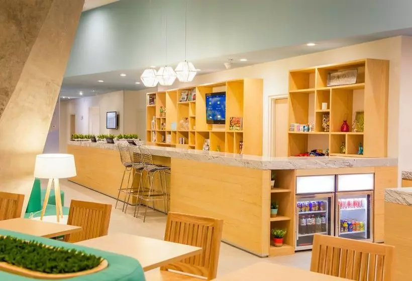 Отель Fiesta Inn Loft Ciudad Del Carmen