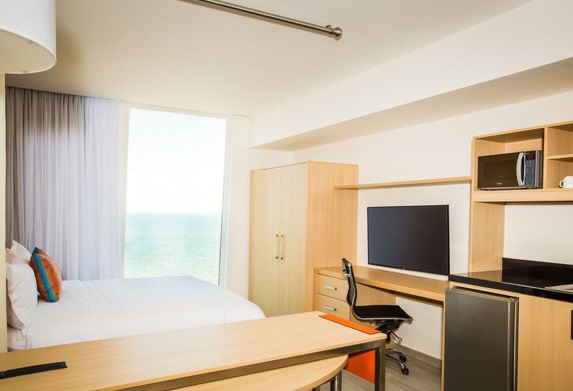 酒店 Fiesta Inn Loft Ciudad Del Carmen