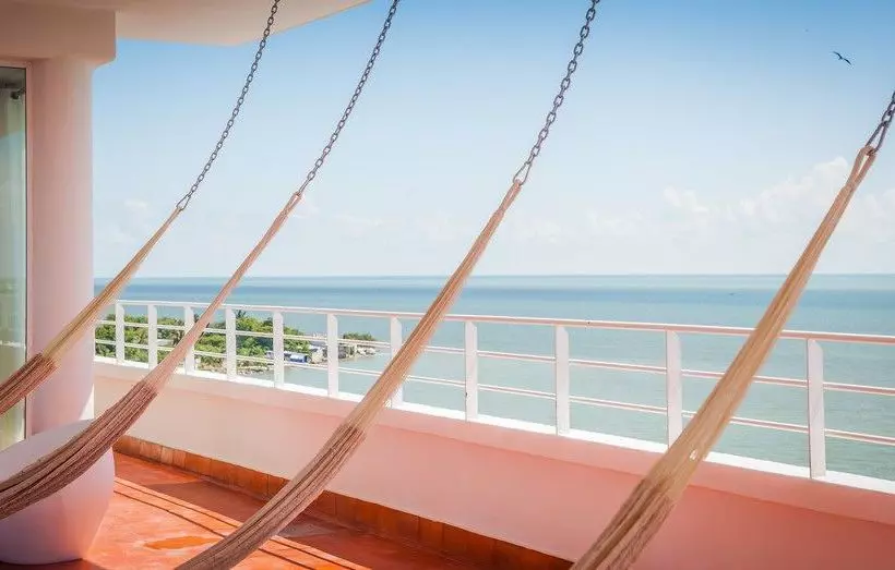 Отель Fiesta Inn Loft Ciudad Del Carmen