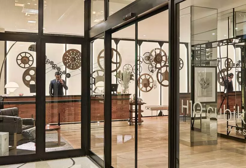 Отель H10 Cubik 4* Sup