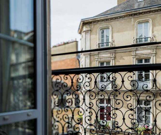 בית מלון כפרי Le Nemours Rennes