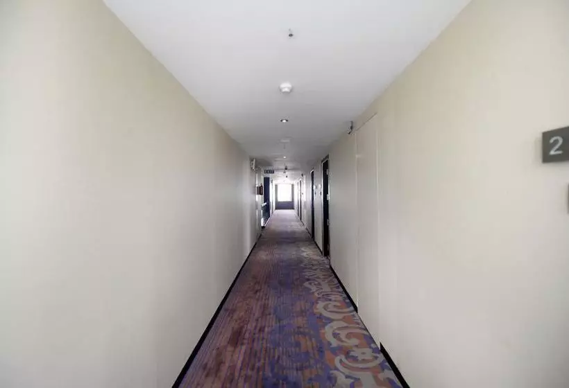 Hotel Oyo Premium Ramavarappadu Circle