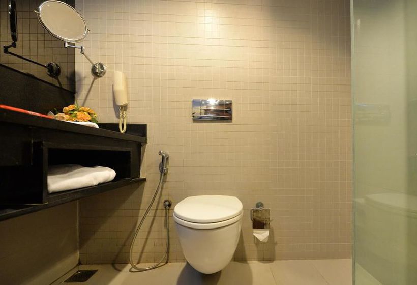 בית מלון כפרי Oyo Premium Ramavarappadu Circle