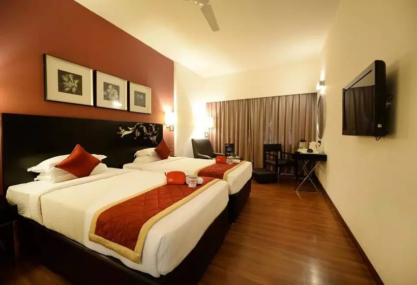 Hotel Oyo Premium Ramavarappadu Circle