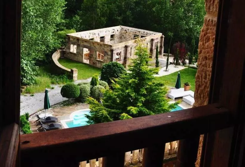 هتل Palacio De Trasvilla