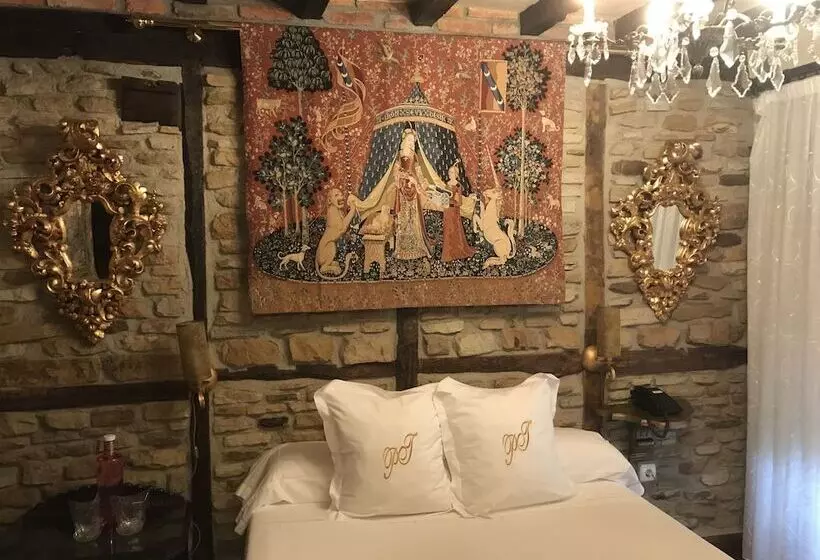 هتل Palacio De Trasvilla