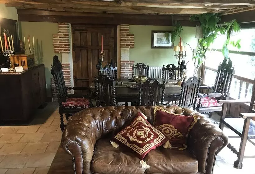 هتل Palacio De Trasvilla