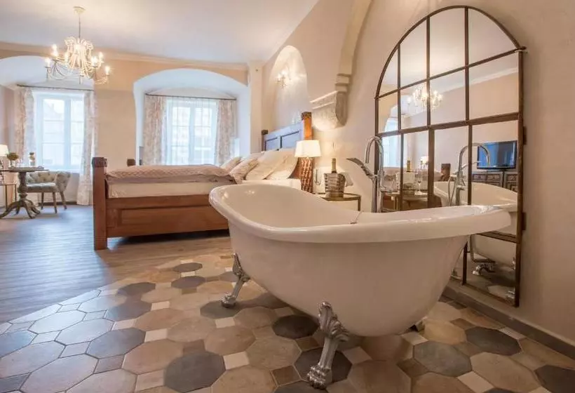 هتل Penzion Kostnický Dům