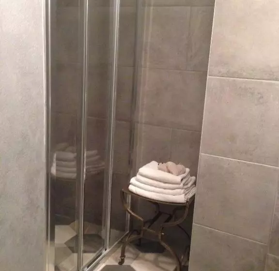 هتل Penzion Kostnický Dům