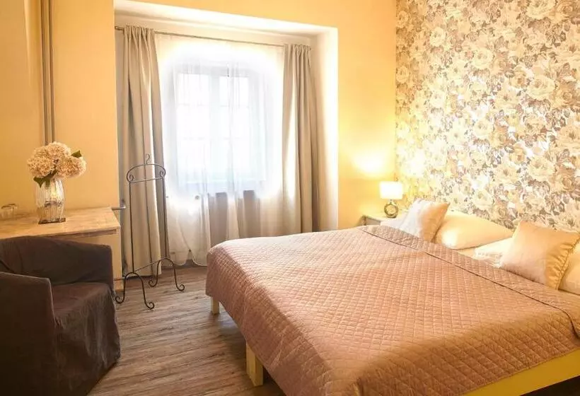 هتل Penzion Kostnický Dům