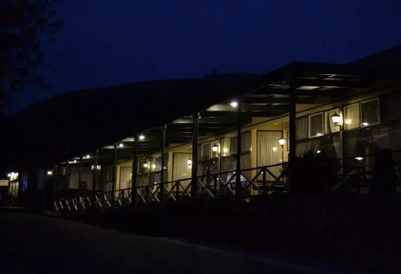 בית מלון כפרי The Royal