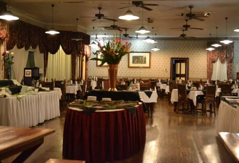 בית מלון כפרי The Royal