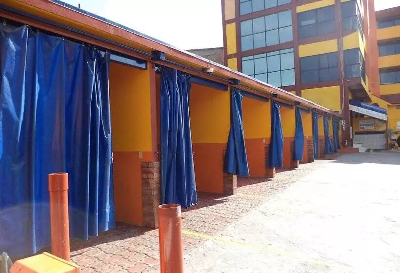 ホテル Villas De Santiago Inn