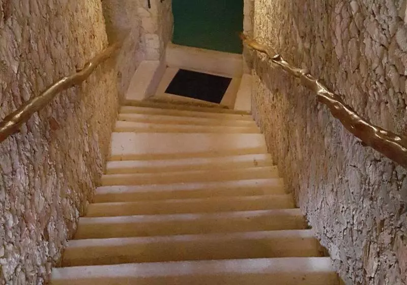 Szálloda Zentik Project & Saline Cave