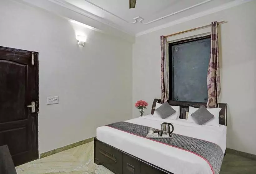 ホテル Townhouse The Premier View Near Iskcon Temple Noida